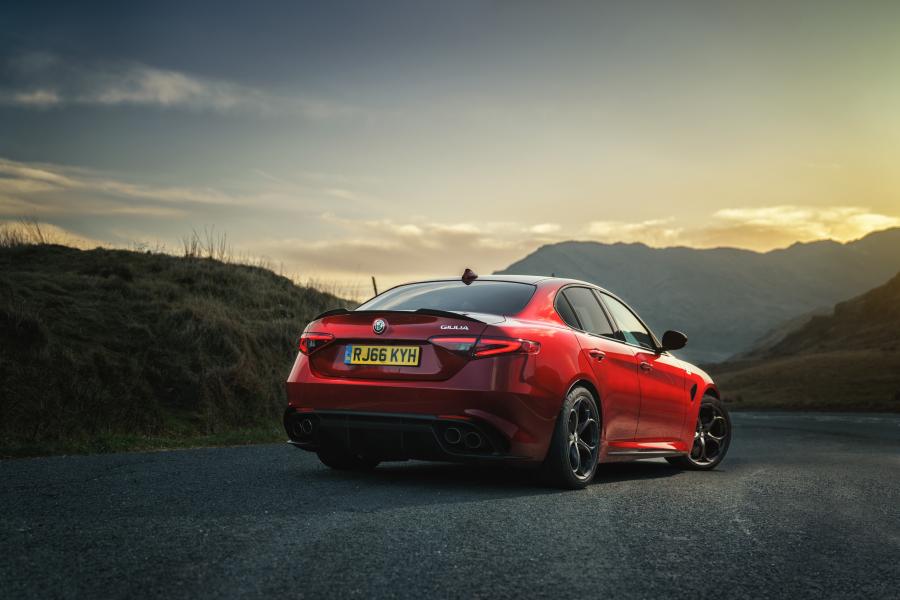  Alfa Romeo Giulia Quadrifoglio (952) 2016 года  (UK) (фото 4 из 40)